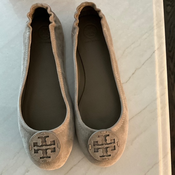 NWT Tory Burch Minnie Travel Ballet with Leather Logo  Suede Rocky Pebble 7 1/2 - Picture 5 of 8
